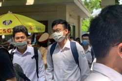 Thi tốt nghiệp THPT: Đề văn dài, học sinh kêu không kịp viết hết ý!