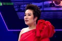 Doanh nhân-ca sỹ oai vệ đi hẹn hò khiến siêu mẫu Võ Hoàng Yến 'co rúm'