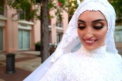 Vụ nổ Beirut phá nát ngày trọng đại của nhiều cặp vợ chồng