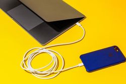 Bật tính năng này, iPhone của bạn sẽ sạc nhanh hơn trông thấy