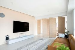 3 phòng ngủ được đập bỏ, căn hộ 92 m2 rộng ngỡ ngàng với hệ thống cửa trượt