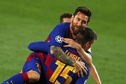 Messi lập siêu phẩm, Barca vào tứ kết đối mặt với Bayern