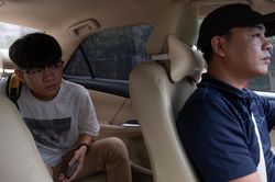 12 năm học gói gọn trong 2 ngày đưa con đi thi
