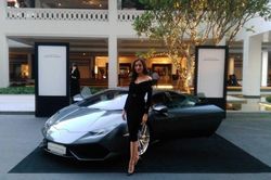 Siêu xe Lamborghini gây tắc đường giữa đại dịch ở Thái Lan