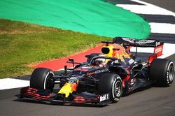 Chặng đua 70 năm kỉ niệm F1: Verstappen lên ngôi, Hamilton hết thiêng ở Silverstone