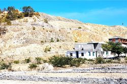 Núi Hòn Xện bị biến dạng vì dự án chỉnh trang