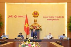 Chủ tịch Quốc hội: Đừng luyến tiếc thủ tục hành chính quá rườm rà