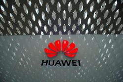 Huawei buộc phải ngừng sản xuất chip cao cấp trong bối cảnh bị Mỹ gia tăng áp lực
