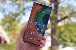Nhà sản xuất smartphone lớn nhất thế giới 'than' hết chip để làm điện thoại