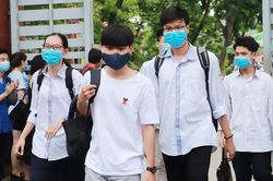 Thi tốt nghiệp THPT 2020: Đề tiếng Anh vừa sức, thí sinh vẫn phải 'khoanh bừa' ở những câu cuối