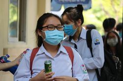 Tổ hợp các môn tự nhiên: Đề Lý và Hóa 'dễ thở', đề Sinh 'khó nhằn'