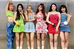 Stylist của (G)I-DLE bị chỉ trích dữ dội vì để các idol mặc trang phục hở nội y quá nhiều