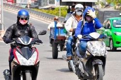 Hà Nội nắng nóng 37 độ C, chỉ số tia UV có nguy cơ gây hại rất cao
