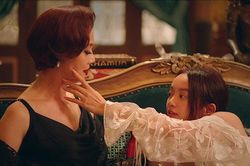 Phim 'Gái già lắm chiêu V' hé lộ 'cuộc sống vương giả' của NSND Lê Khanh và Kaity Nguyễn