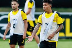 MU bị Dortmund trêu chọc sau khi mua hụt Jadon Sancho