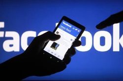 Lập facebook 'mạo danh' vợ của chồng cũ bình luận tiêu cực về dịch Covid