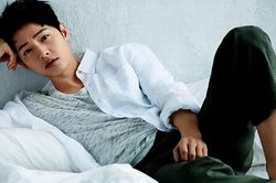 Song Joong Ki lần đầu vào vai ông trùm mafia