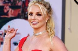 Britney Spears chi 1,2 triệu USD mỗi năm giải quyết kiện tụng