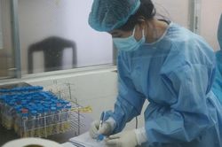 Ca nghi mắc COVID-19 đang điều trị ở Hà Nội đã đi những đâu?