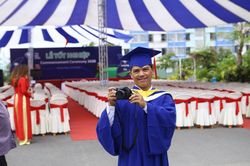 Chàng cử nhân Việt Nam học say mê sáng chế