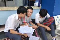 Điểm chuẩn vào lớp 10 công lập TPHCM tăng mạnh