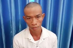 'Gái làng chơi' ngủ say, khách mua dâm lục túi trộm tài sản