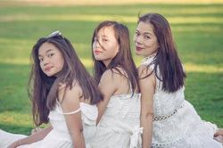2 con gái sống xa Mỹ Lệ từ năm 14 tuổi: Giỏi 6 thứ tiếng