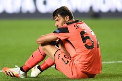 Cầu thủ Atalanta sụp đổ khi thua ngược PSG trong 3 phút