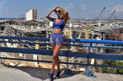 Cô gái gây phẫn nộ vì mặc gợi cảm, check-in ở hiện trường vụ nổ Beirut