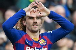 Griezmann mang PlayStation để chơi đến chung kết Champions League