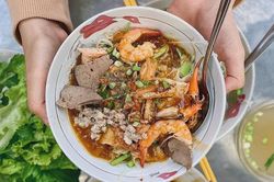 3 quán hủ tiếu hơn nửa thế kỷ hút khách giữa lòng TP.HCM