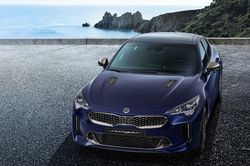 Kia Stinger 2021 lộ diện, kiểu dáng trẻ trung hơn