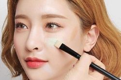 Mẹo giúp lớp trang điểm không bị trôi, đều màu khi đeo khẩu trang
