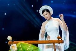 NSƯT Lệ Giang: Đem tiếng đàn bầu đi muôn nơi