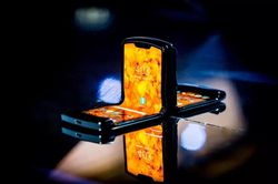Motorola ấn định ngày ra mắt smartphone màn hình gập RAZR 5G