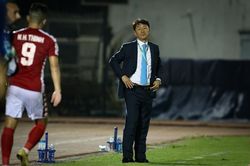 HLV Chung Hae Seong: Lãnh đạo CLB hãy để HLV trưởng quyết định chuyên môn