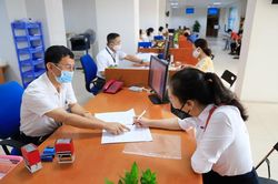 Thêm hỗ trợ vượt qua ''bão'' dịch