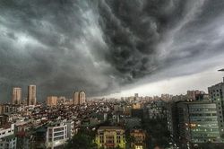 Mưa giông lớn cục bộ liên tiếp diễn ra trong nhiều ngày, Hà Nội đề phòng lốc, sét, gió giật mạnh