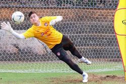 Văn Lâm tập theo giáo án đặc biệt ở Muangthong United