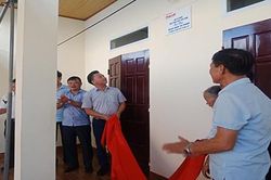 Báo Pháp luật Việt Nam trao tặng nhà tình nghĩa cho gia đình có hoàn cảnh khó khăn tại huyện Vĩnh Tường
