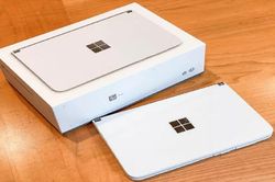 Microsoft công bố ngày ra mắt smartphone 2 màn hình Surface Duo
