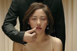Văn Mai Hương tung teaser MV 'Đốt': Tôi đang hóa vàng cuộc tình mình
