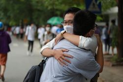Tâm thư xúc động của thầy giáo gửi học trò trượt lớp 10 vì thiếu 0,25 điểm: 'Thất bại, thật ra chỉ là cơ hội để bắt đầu lại một cách thông minh hơn'