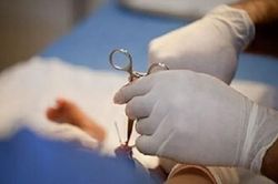 Làm gì khi bị chấn thương tinh hoàn?