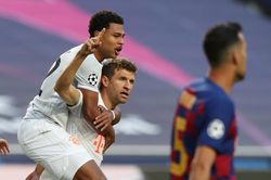Barca cúi đầu rời Champions League sau trận thua 2-8