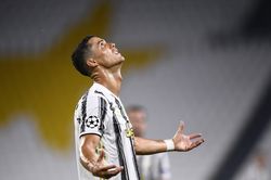 Messi, Ronaldo và thảm bại kết thúc triều đại thống trị