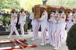 Lễ an táng nguyên Tổng bí thư Lê Khả Phiêu