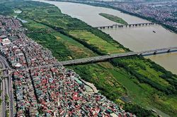 Cơ hội để Hà Nội 'bước ra' sông Hồng