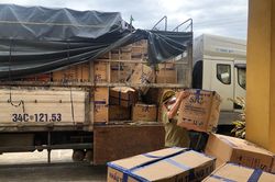 Phát hiện xe tải vận chuyển 390.000 khẩu trang không có hóa đơn chứng từ