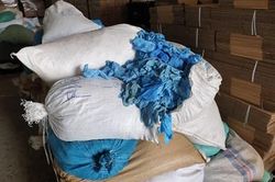 2,1 triệu găng tay y tế tái chế chuẩn bị xuất bán ra thị trường